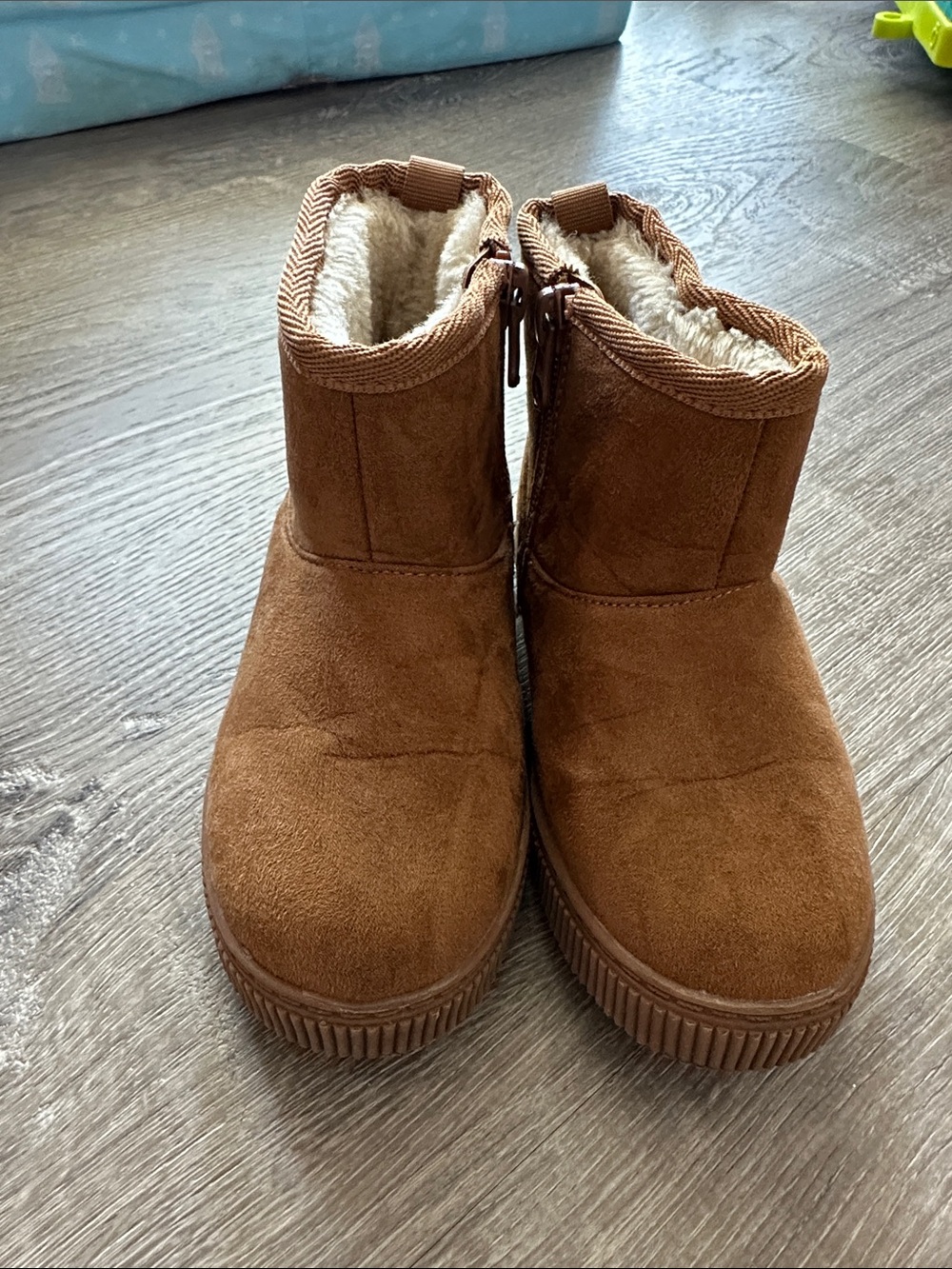 Size 8 toddler lined boots